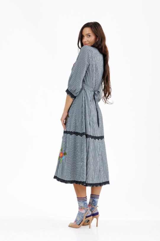Rochie MATHILDE ALICIA gri din poplin cu dungi. Materiale naturale, design unicat, cu broderie si aplicatii handmade