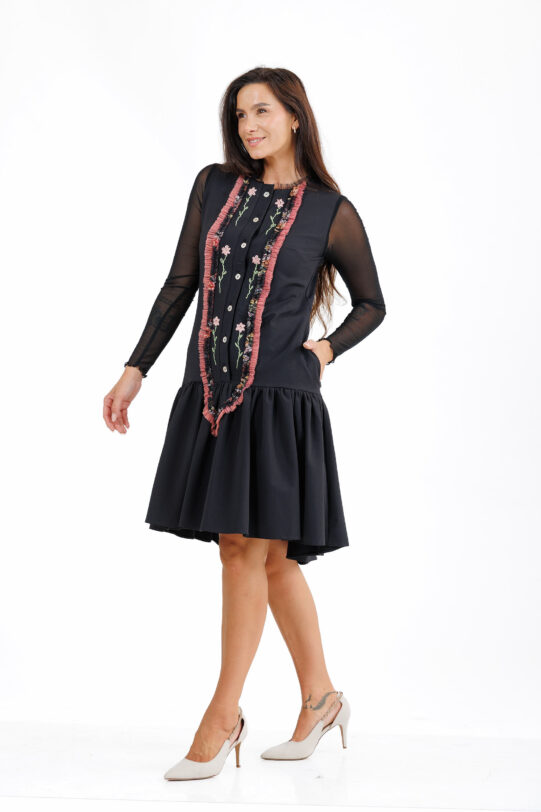 Rochie MATHILDE ELINA26 din jerse negru cu volanas. Materiale naturale, design unicat, cu broderie si aplicatii handmade