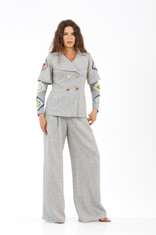 Sacou MATHILDE KENA din stofa gri cu maneca din jerse. Materiale naturale, design unicat, cu broderie si aplicatii handmade