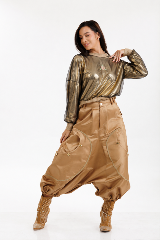 Bluza MATHILDE RISA aurie din jerse cu broderie. Materiale naturale, design unicat, cu broderie si aplicatii handmade
