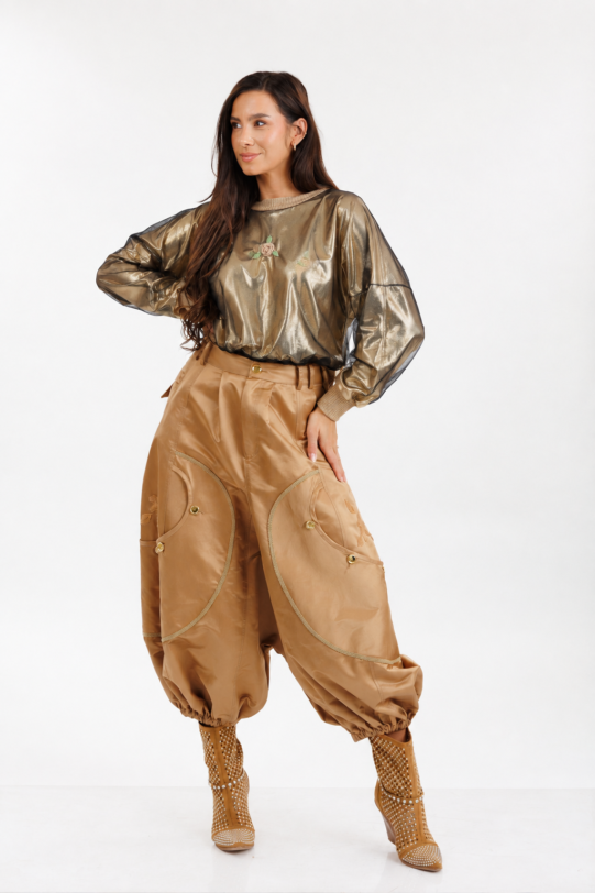 Bluza MATHILDE RISA aurie din jerse cu broderie. Materiale naturale, design unicat, cu broderie si aplicatii handmade