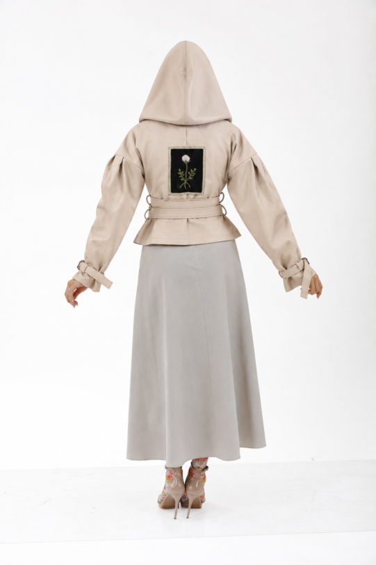 Jacheta MATHILDE IZARA ivory cu cordon din tercot. Materiale naturale, design unicat, cu broderie si aplicatii handmade