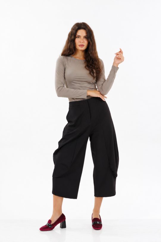 Bluza MATHILDE XENIA grej din jerse. Materiale naturale, design unicat, cu broderie si aplicatii handmade